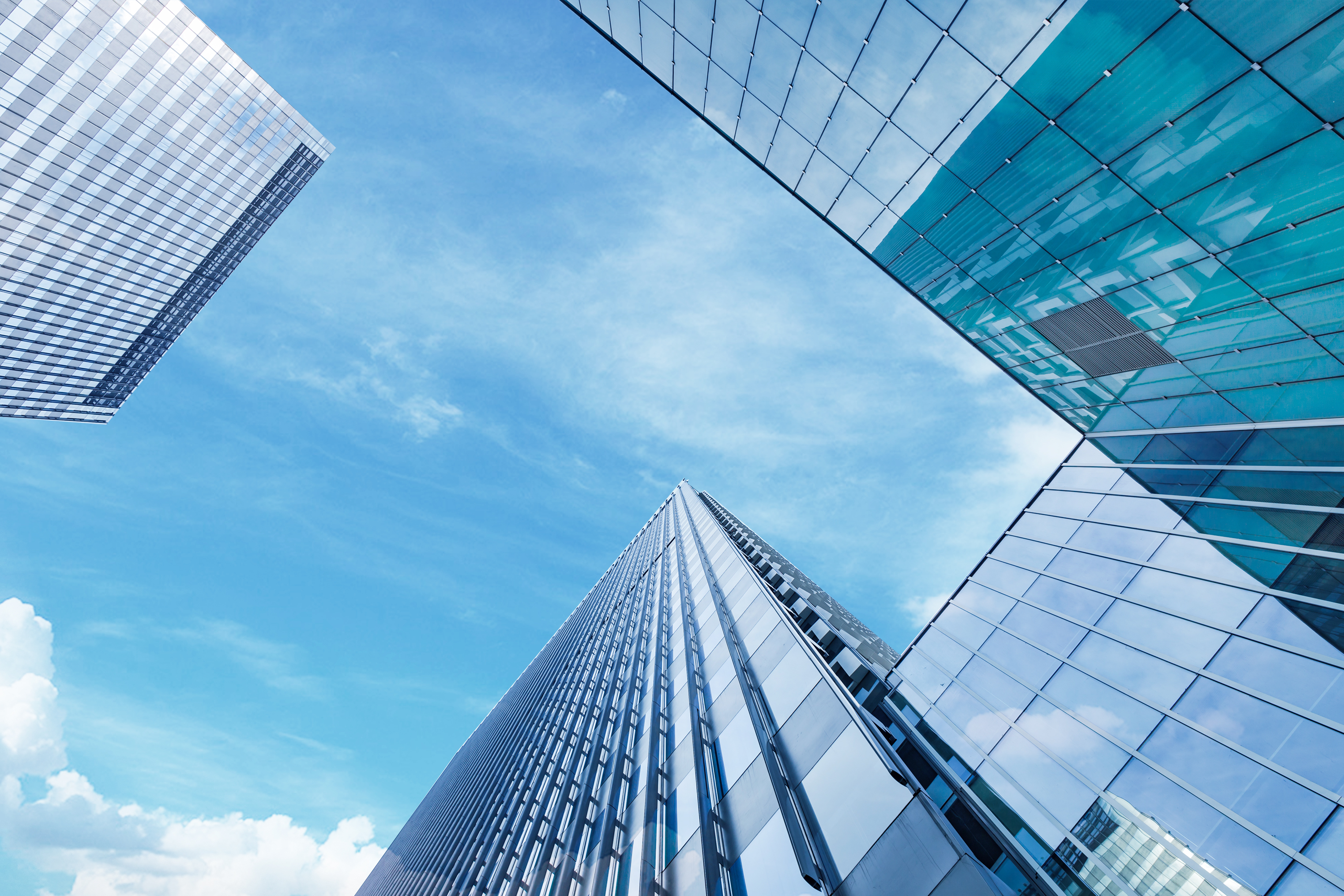 华继获评"2025低碳典型案例"，多能互补技术引领能源转型新路径